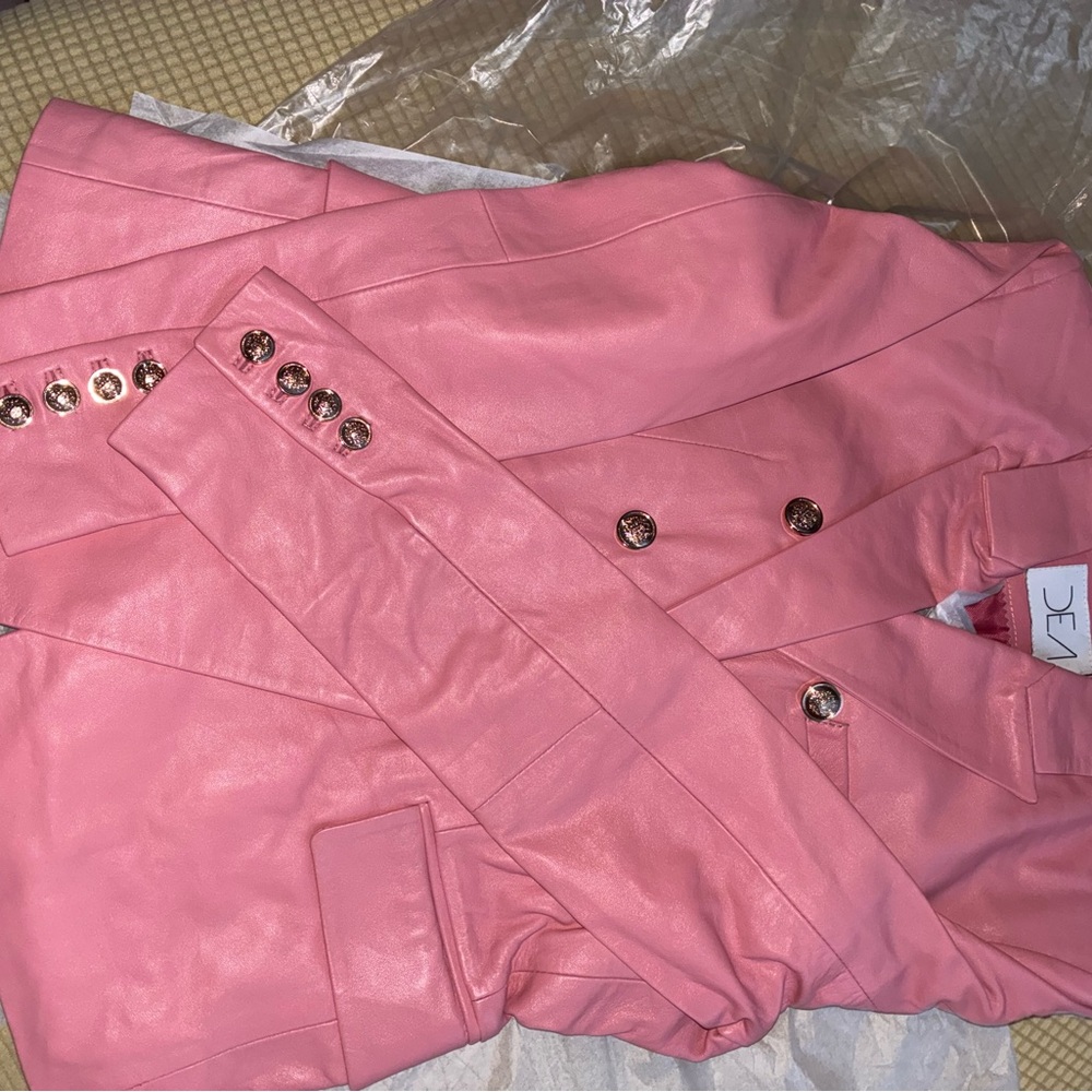 Chic Pink Double-Breasted Blazer